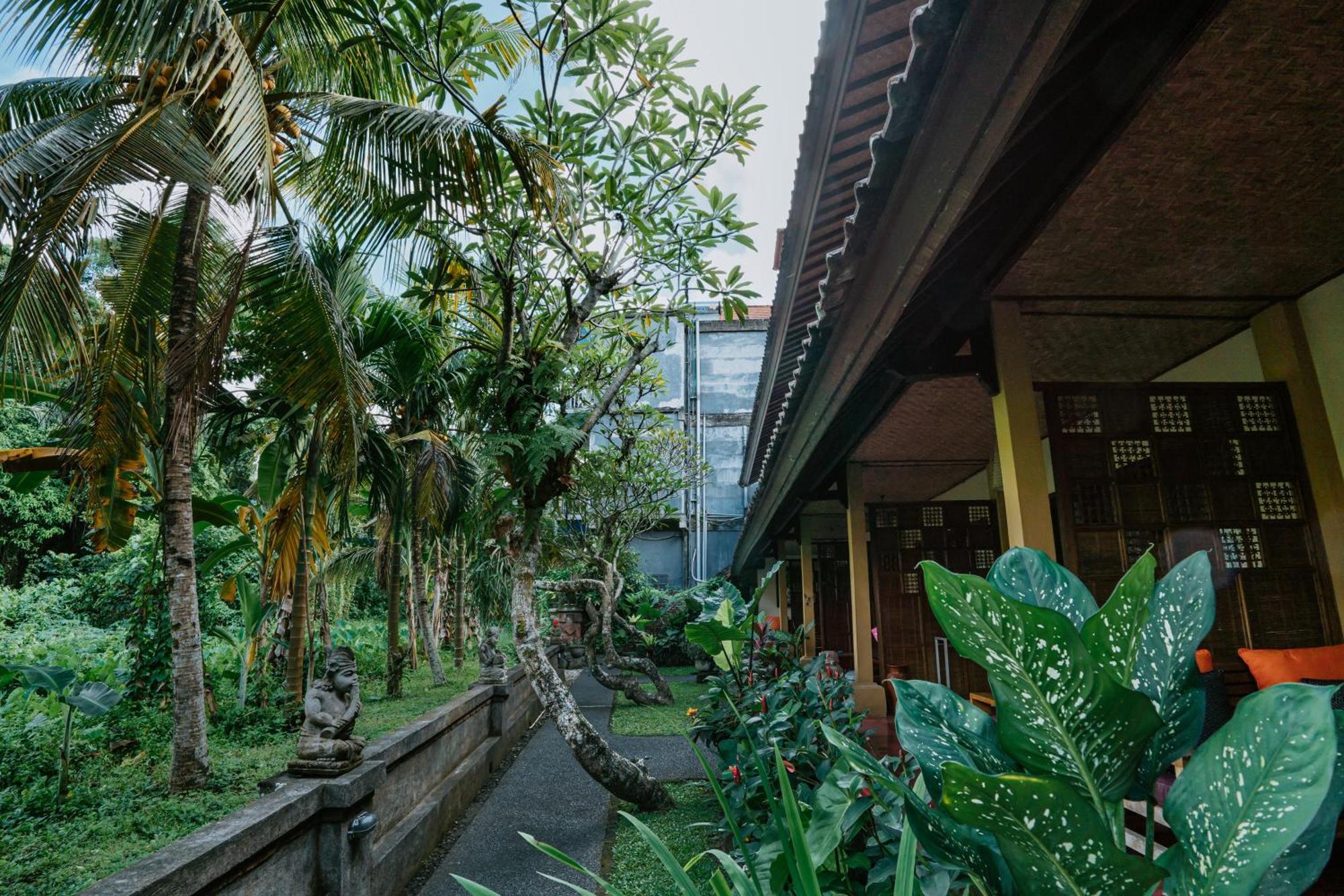 Jati Home Stay Убуд Экстерьер фото